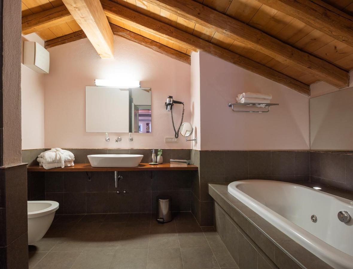 Locanda Ca Dei Santi Induno Olona Bagian luar foto